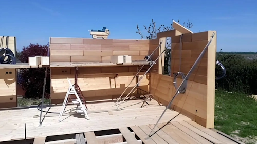 Batîment en bois en cours de construction